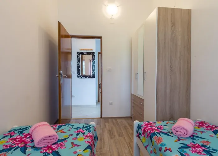 Cozy Sejdi With Private Pool In By Wiibuk *