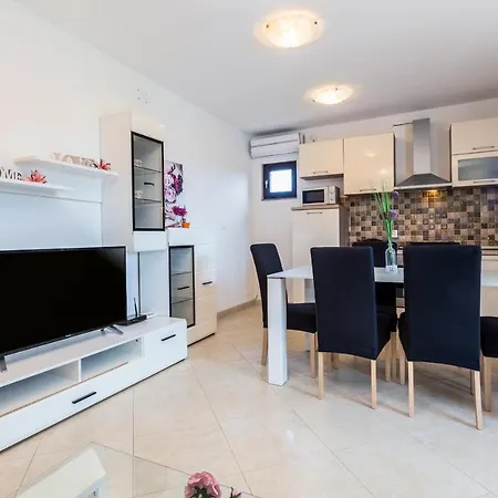 Villa Cozy Sejdi With Private Pool In