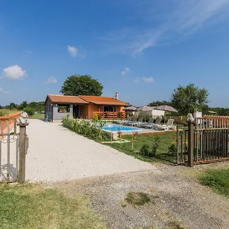 Villa Cozy Sejdi With Private Pool In Pula