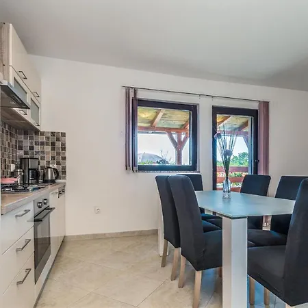 Villa Cozy Sejdi With Private Pool In Pula