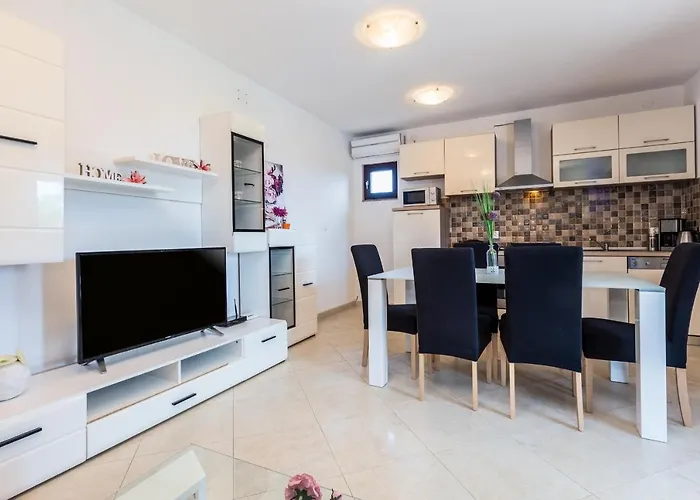 וילה Cozy Sejdi With Private Pool In By Wiibuk