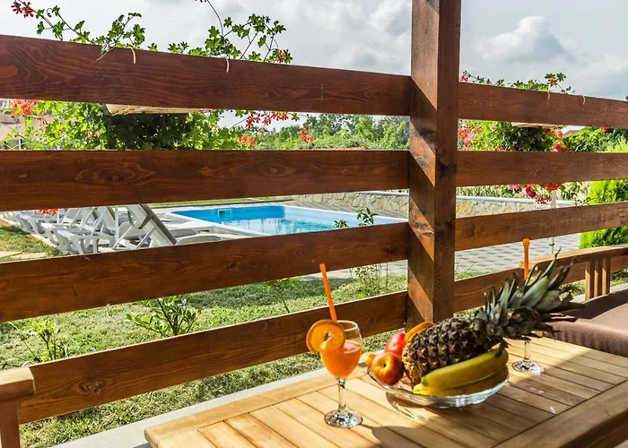 Cozy Sejdi With Private Pool In By Wiibuk * פולה