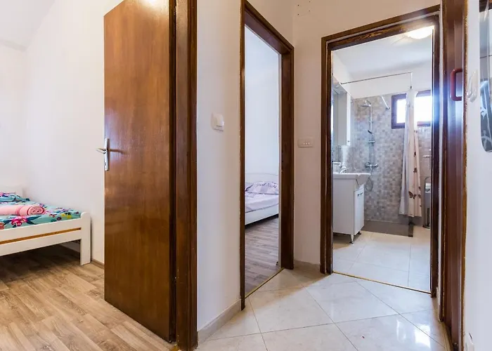 Cozy Sejdi With Private Pool In By Wiibuk