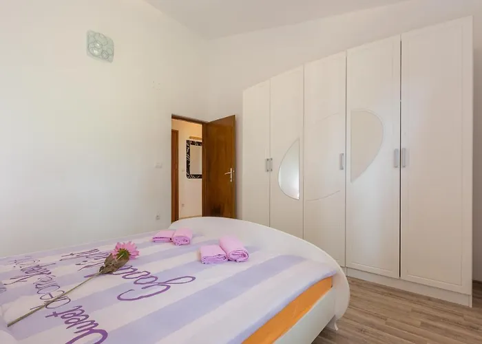 וילה Cozy Sejdi With Private Pool In By Wiibuk פולה