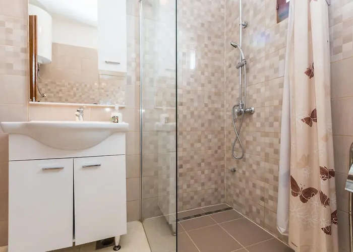 Cozy Sejdi With Private Pool In By Wiibuk וילה פולה